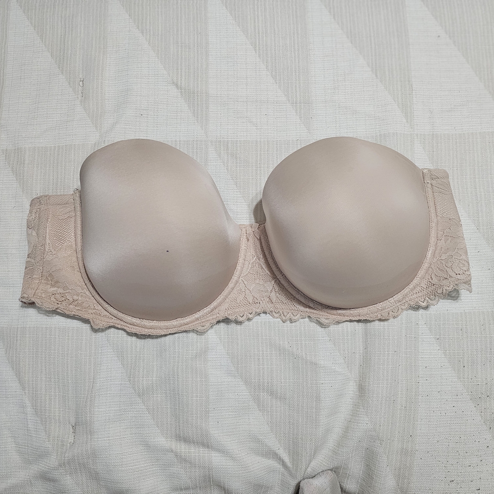 Cream Seamless Underwire Bra with Adjustable Straps